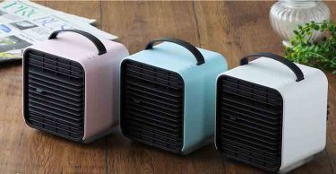 【小型USB扇風機で暑さ対策】卓上冷風機はキャンプでも使える便利機能搭載